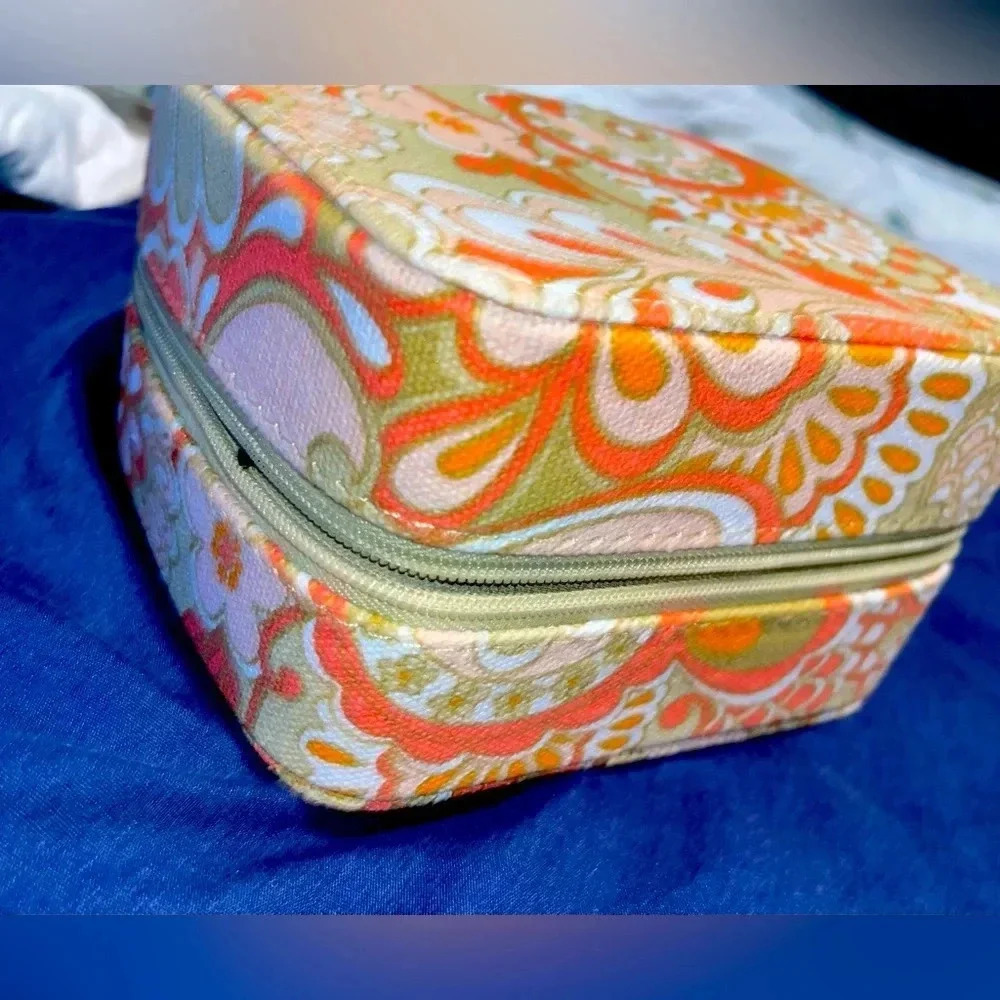 Paisley print travel jewelry case - nwot​